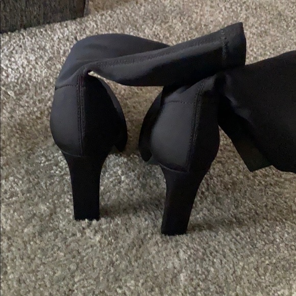 Heel boots - Picture 3 of 5